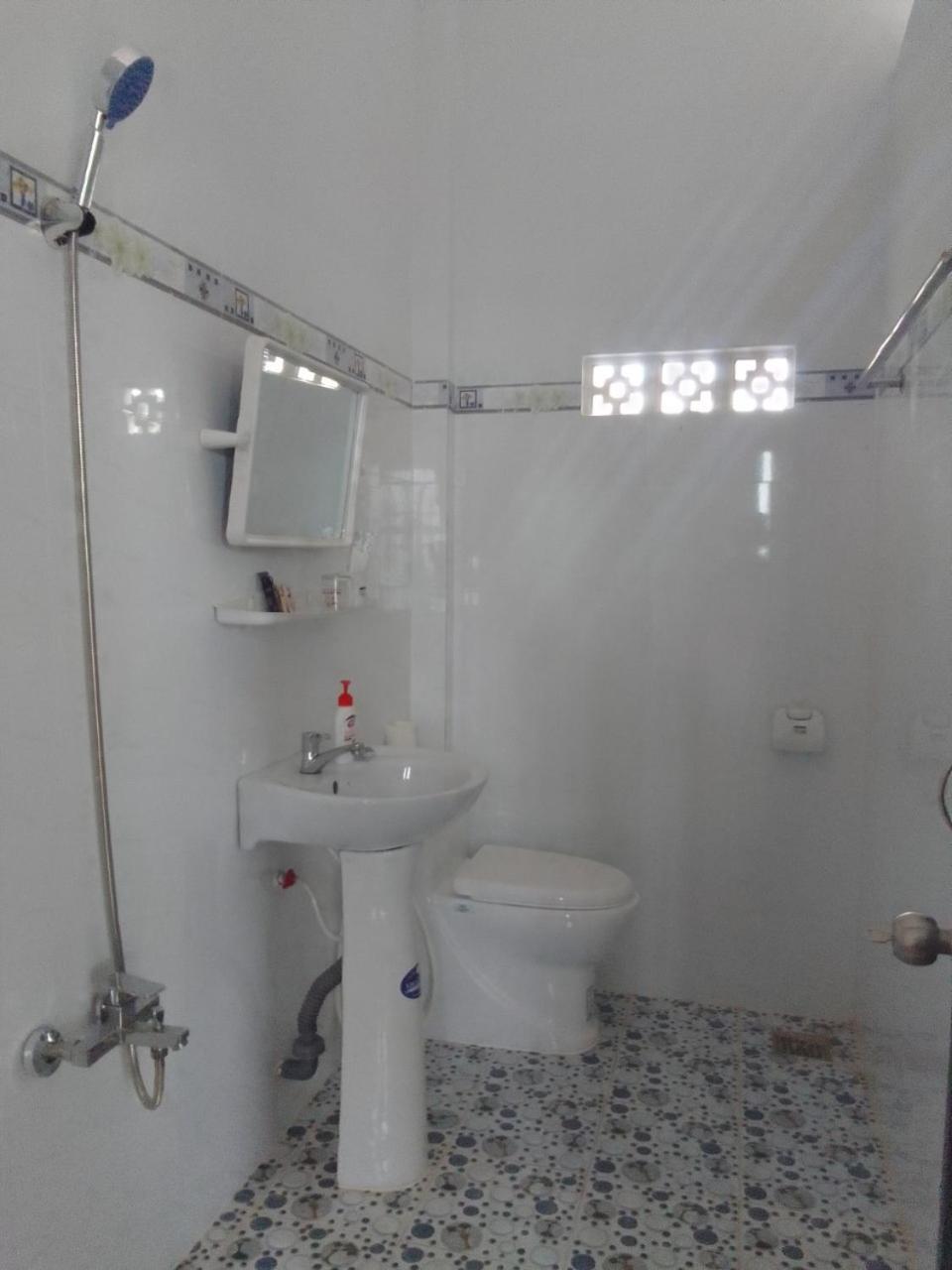 Duc Phat Homestay Cat Tien Exteriör bild